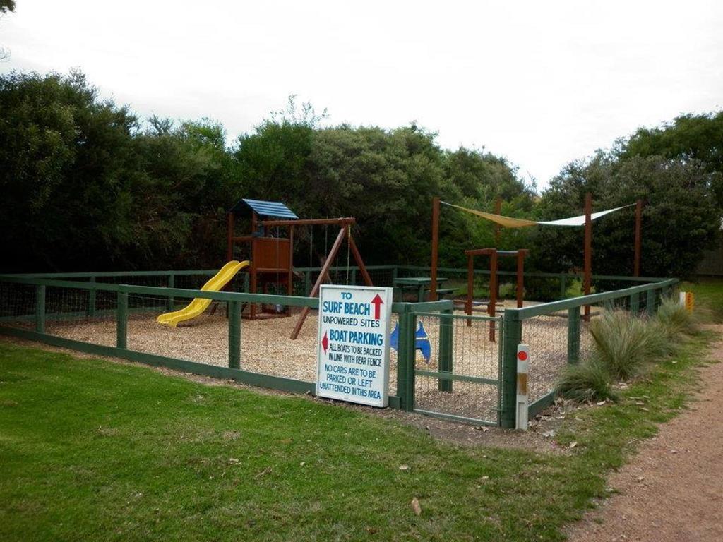 The Lakes Beachfront Holiday Park Lake Tyers Beach Exterior photo