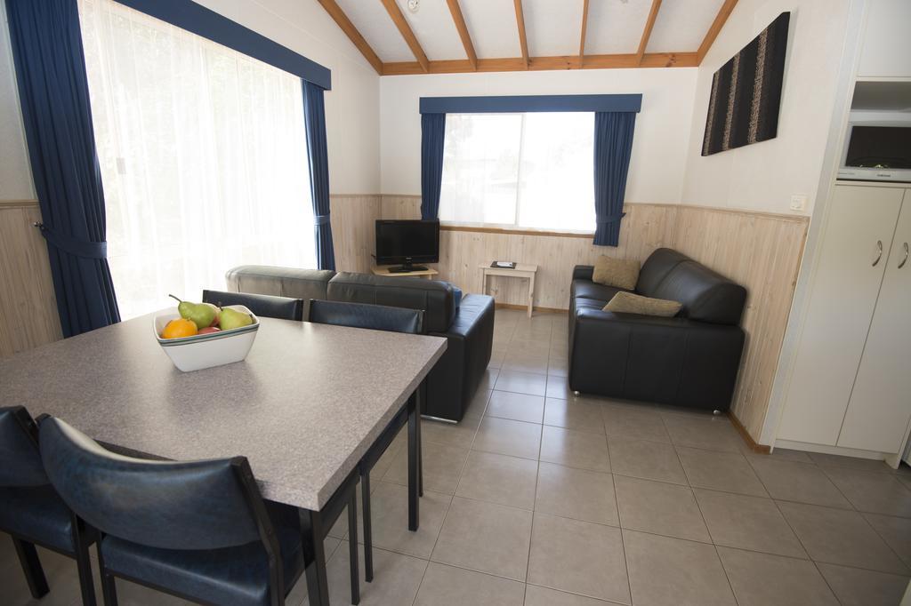 The Lakes Beachfront Holiday Park Lake Tyers Beach Exterior photo